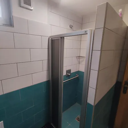 V Klimatizovaných Chatičkách štít
