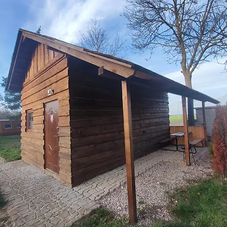 Pronajem Klimatizovanych Chaticek Stit Lejlighed Chlumec nad Cidlinou