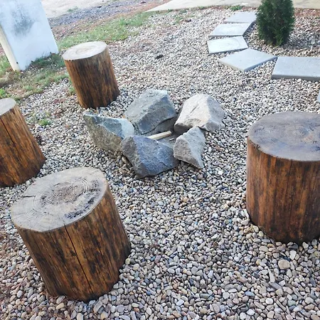 Pronajem Klimatizovanych Chaticek Stit Lejlighed