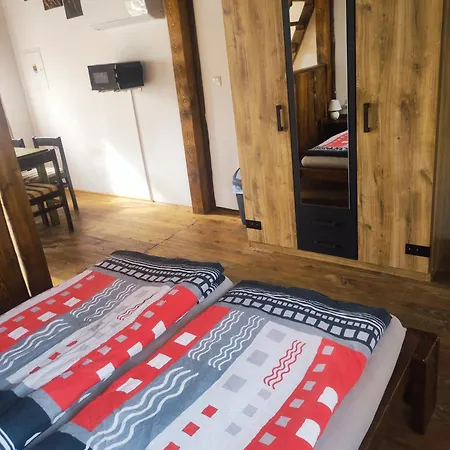 Pronajem Klimatizovanych Chaticek Stit * Chlumec nad Cidlinou