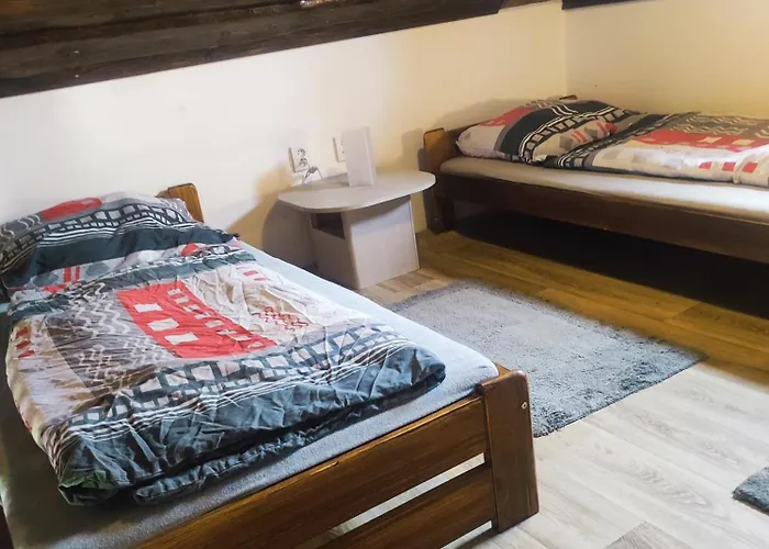 V Klimatizovanych Chatickach Stit * Chlumec nad Cidlinou